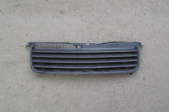 Решетка радиатора Фольксваген Пассат Б5+ / Volkswagen Passat B5+